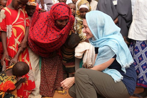 Oxfam Ambassador Kristin Davis visits Dadaab refugee camp